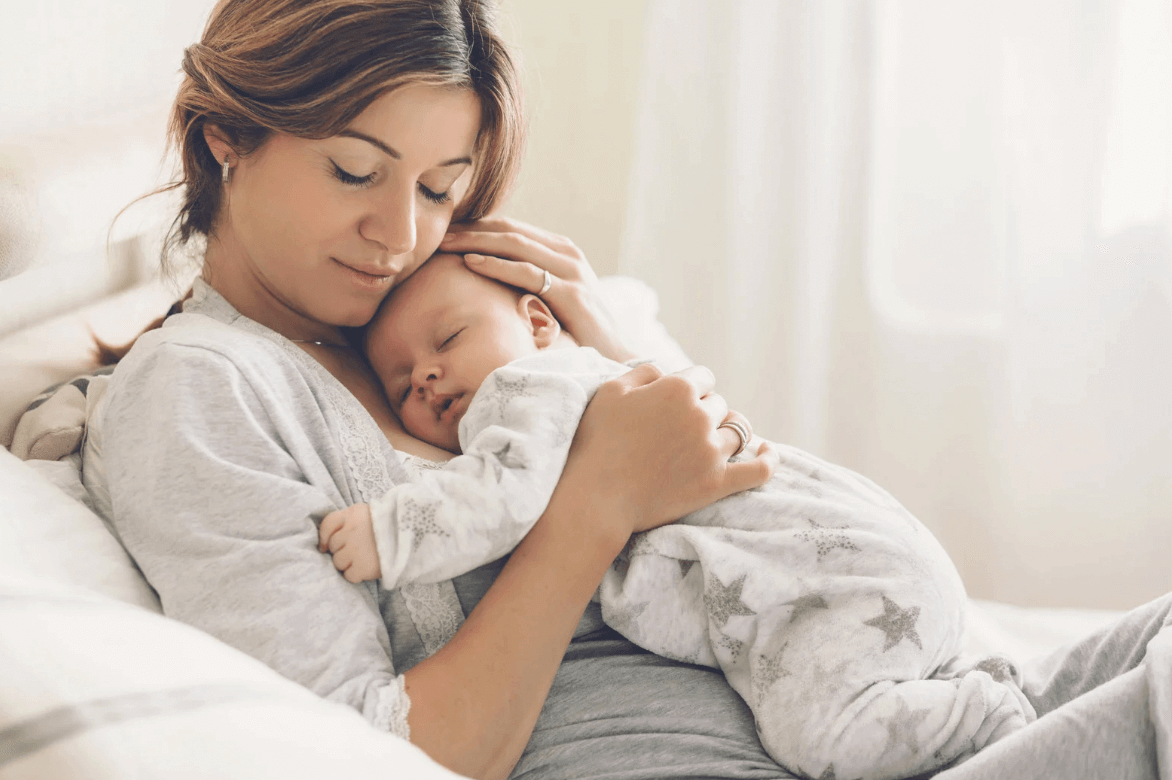 The Support and Guidance of a Postpartum Doula: How They Can Help New Mothers Thrive